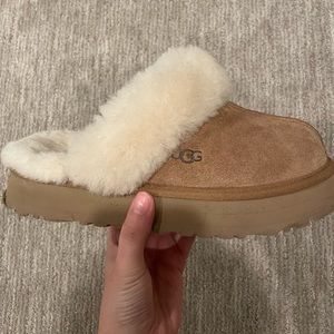 UGG Women’s Disquette slipper